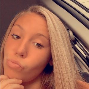 Meet your Posher, Raegan